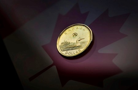 CANADA Canadian Dollar Strengthens, Benchmark Yield Slips