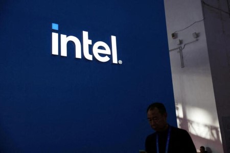 Intel tumbles as chipmaker falls further behind in AI race