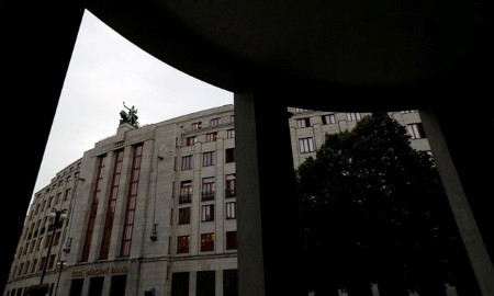 Malá většina očekává, že se česká centrální banka rozhodne proti dalšímu snižování sazeb